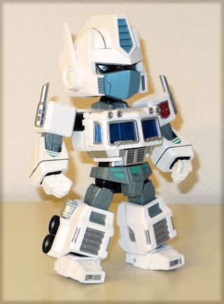 Ultra Magnus Action Figure