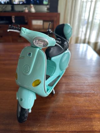 Moto Barbie color menta
