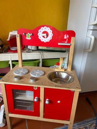 Cocinita de madera para jugar