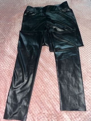 Pantalón efecto piel negro