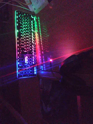 Teclado Gaming de Mars gaming con casos.