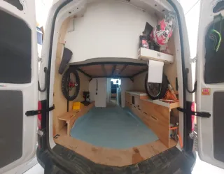 man camperizada crafter