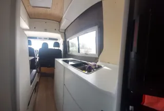 man camperizada crafter