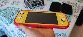 Nintendo Switch Lite. Comprada Diciembre 2025