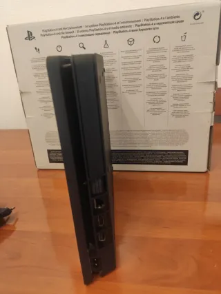 Consola PS4 + 6 Juegos + Mando