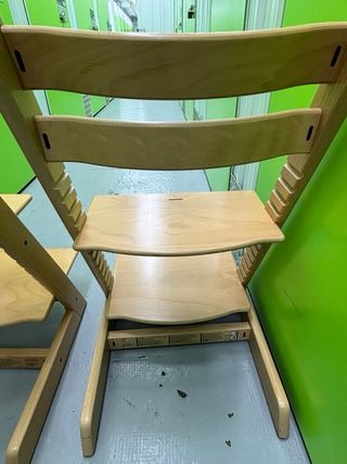 Silla evolutiva Stokke madera.