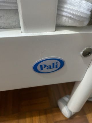 Lettino senza materasso.Marca Pali.Buone condizion