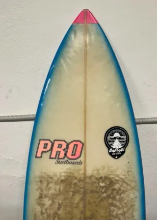 Tavola da surf PRO Surfboards usata 5.8
