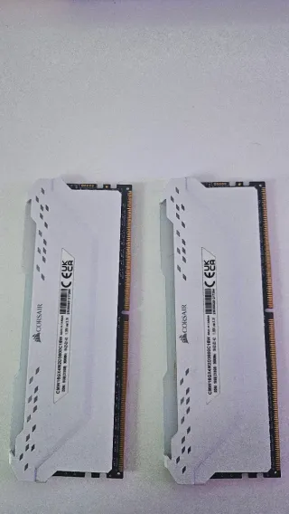 Corsair Vengeance Pro RAM 2x 8 GB DDR4 3600Hz Cl18