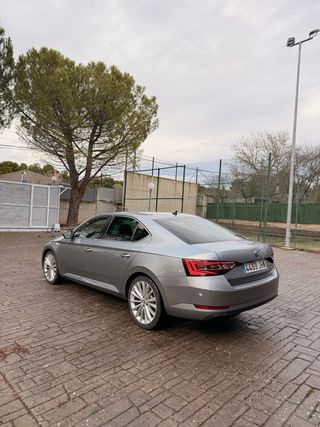 Skoda Superb 2.0 TDI 150CV