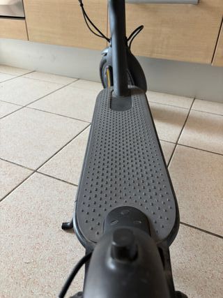 Patinete Eléctrico Xiaomi Mi Scooter Essential
