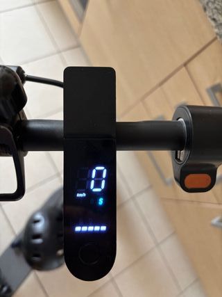 Patinete Eléctrico Xiaomi Mi Scooter Essential