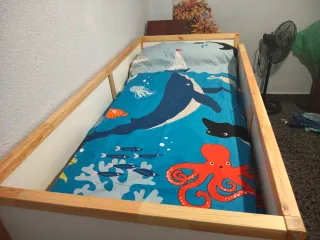 Cama infantil de madera