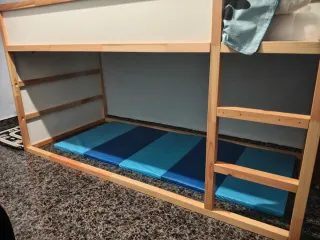 Cama infantil de madera