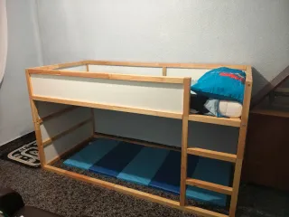 Cama infantil de madera