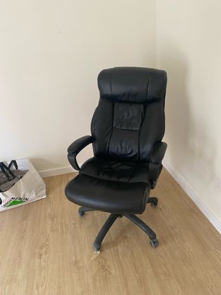 Silla de oficina polipiel negra