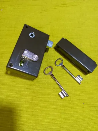 Cerradura Yale YAV36D Vertical