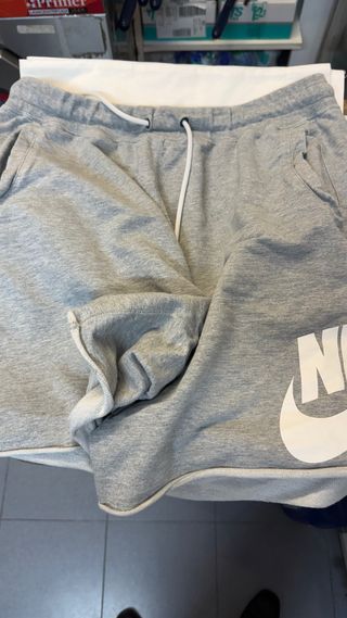 Pantalón Corto Nike Gris