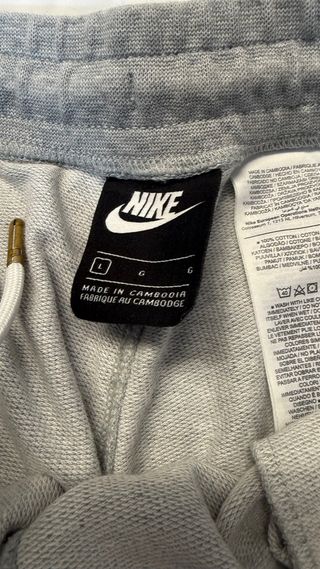 Pantalón Corto Nike Gris