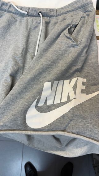 Pantalón Corto Nike Gris