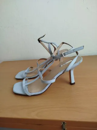 Sandalias de tacón Primark azul talco