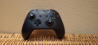 Mando Xbox One + Batería Recargable Venom
