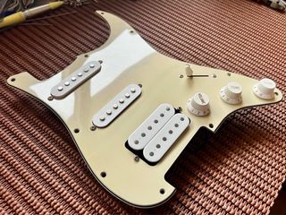 Pickguard cargado HSS