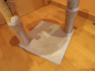 Rascador para gatos con hamaca y juguete