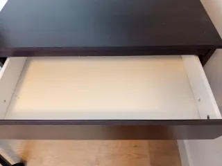 Silla de oficina y cajonera