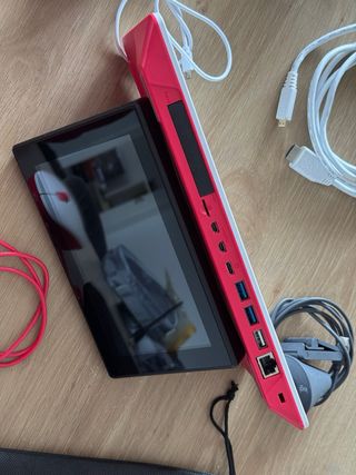 Raspberry Pi 400 + Pantalla Táctil 7 + Accesorios