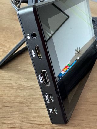 Raspberry Pi 400 + Pantalla Táctil 7 + Accesorios