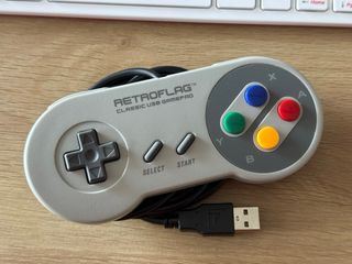 Raspberry Pi 400 + Pantalla Táctil 7 + Accesorios