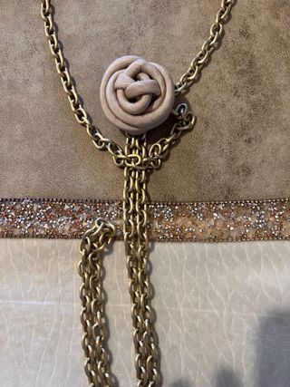 Collar multiposición flor y cadena dorada