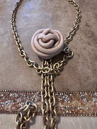 Collar multiposición flor y cadena dorada