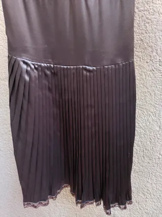 Vestido fiesta marrón satinado