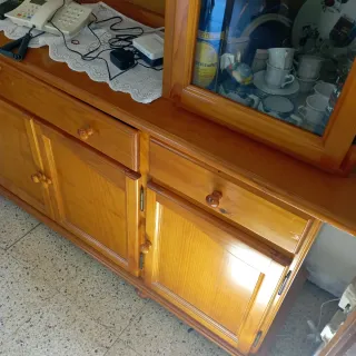 Mueble comedor con 4 sillas y mesa