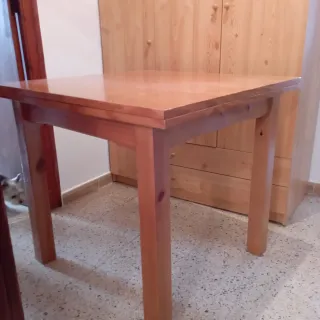 Mueble comedor con 4 sillas y mesa