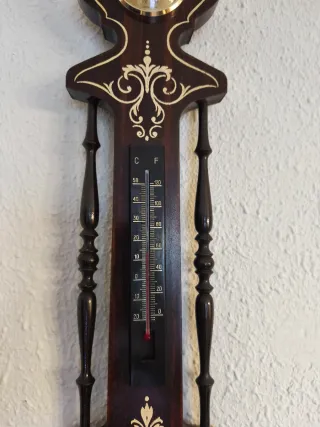 Reloj de pared decorativo