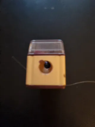 Temperino vintage marrone e giallo