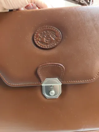 Cartera portadocumentos de cuero