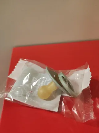 Lote Biberón y Chupetes Recién Nacido