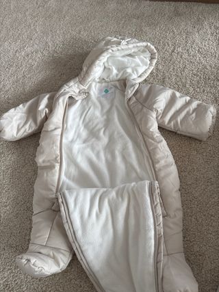 Buzo de bebé con diseño de oso