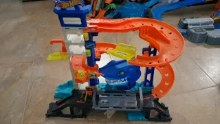 Pista Hot Wheels Tiburón