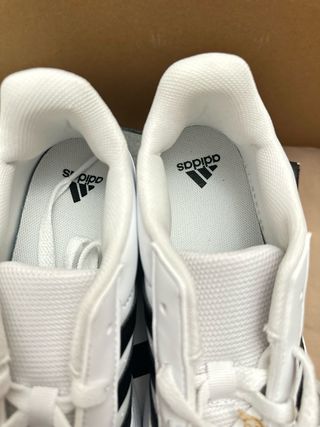 Zapatillas Adidas Blancas y Negras