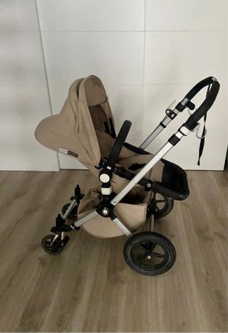 Carrito de bebé color beige bugaboo.