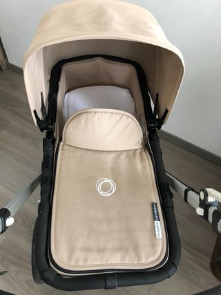 Carrito de bebé color beige bugaboo.