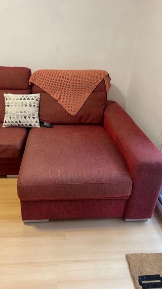 Sofá modular rojo con masaje y cama