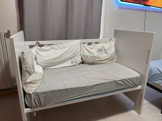 Cuna de bebé blanca