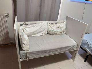 Cuna de bebé blanca