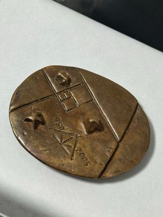 Escultura de bronce estilo malagueño